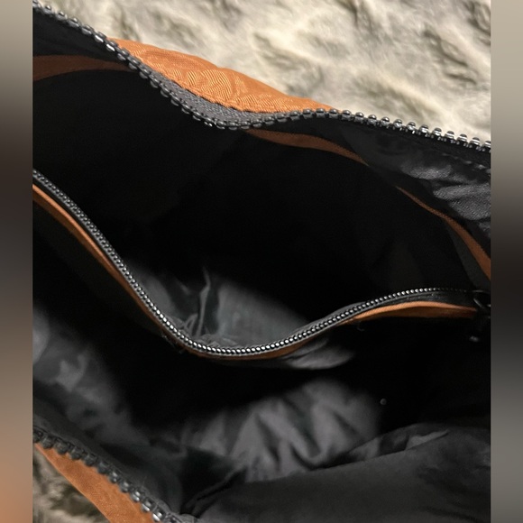 Baggy Nylon shoulder bag in brown - Picture 4 of 8